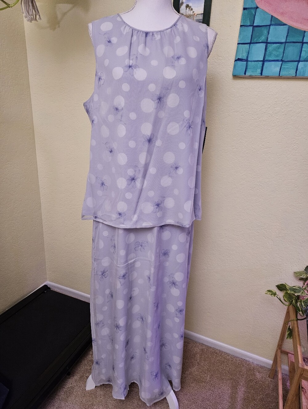 Liz Claiborne 100 % silk sleeveless two piece Polka Dot Skirt and Top Dress Sz10